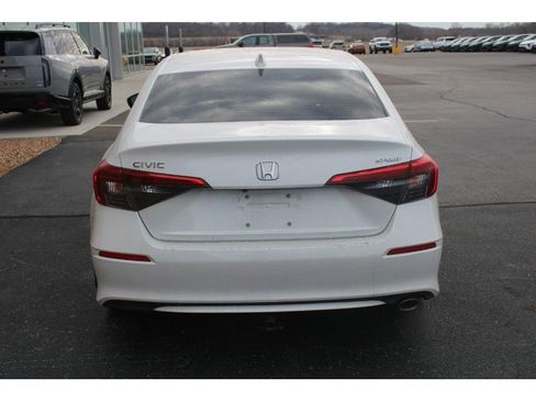 Used 2023 Honda Civic Sport image 4