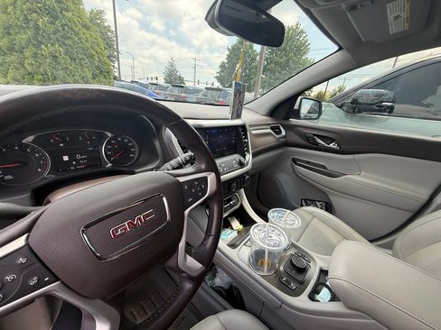 Used 2021 GMC Acadia SLT w/ Preferred Package FWD image 14
