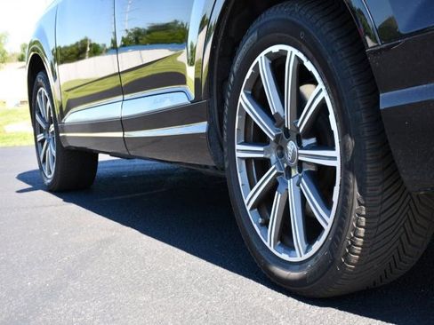 Used 2017 Audi Q7 3.0T Premium Plus w/ Premium Plus Package AWD/4WD image 10