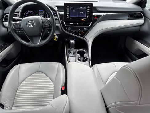 Used 2024 Toyota Camry SE FWD image 13