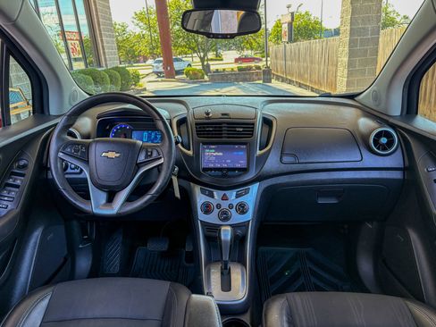 Used 2016 Chevrolet Trax LT w/ LT Sun and Sound Package AWD/4WD image 30