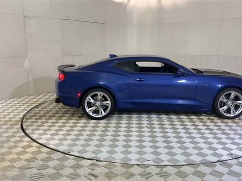 Used 2023 Chevrolet Camaro LT image 9