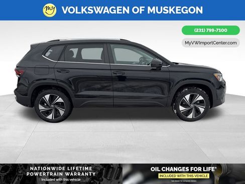 New 2026 Volkswagen Taos SE image 8