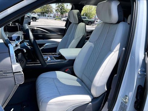 New 2026 Cadillac Escalade IQL Luxury w/ LPO, Floor Liner Package AWD/4WD image 12