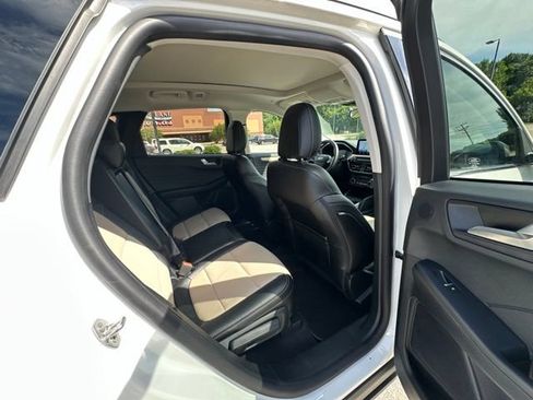 Used 2022 Ford Escape Titanium w/ Titanium Elite Package FWD image 17
