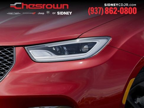 New 2026 Chrysler Pacifica Select w/ S Appearance Package image 10