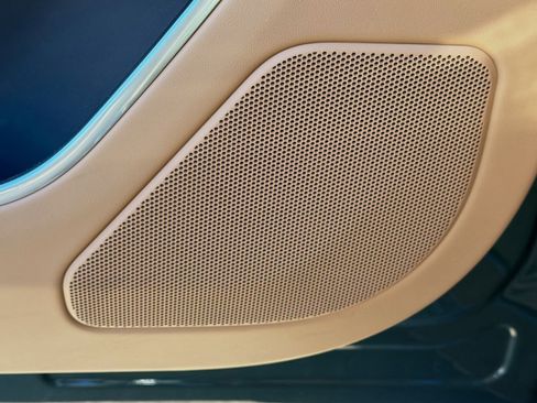 Used 2025 Land Rover Range Rover SE image 23