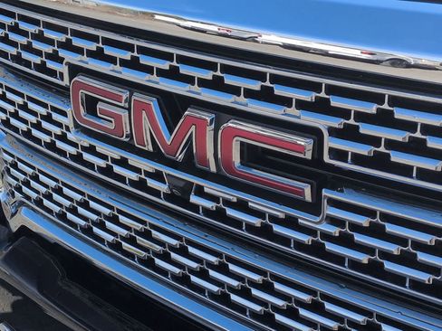 Used 2023 GMC Sierra 2500 Denali image 11