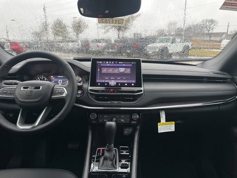 New 2026 Jeep Compass Latitude image 2