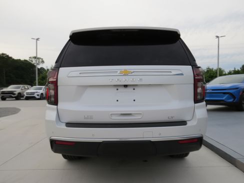 Used 2024 Chevrolet Tahoe LT w/ Luxury Package AWD/4WD image 4