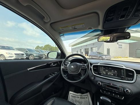 Used 2019 Kia Sorento EX FWD image 15