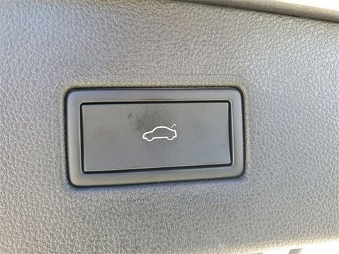 Used 2024 Volkswagen Tiguan Wolfsburg Edition image 36