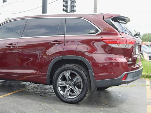 Used 2019 Toyota Highlander Limited Platinum w/ Carpet Mat Package (TMS) AWD/4WD image 12