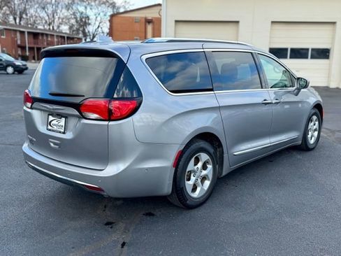Used 2017 Chrysler Pacifica Touring-L Plus w/ Advanced Safetytec Group image 8