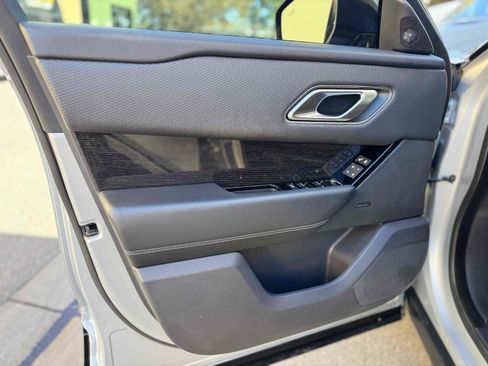 Used 2020 Land Rover Range Rover Velar R-Dynamic S image 65