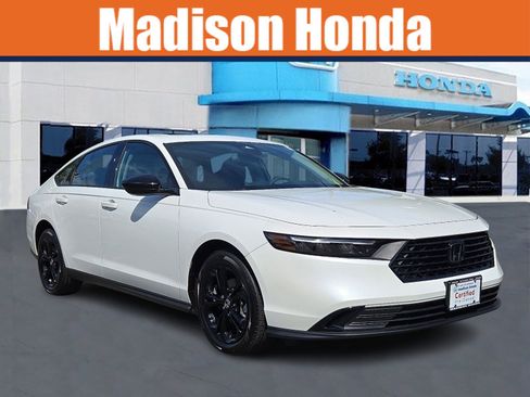 Certified 2025 Honda Accord SE image 1