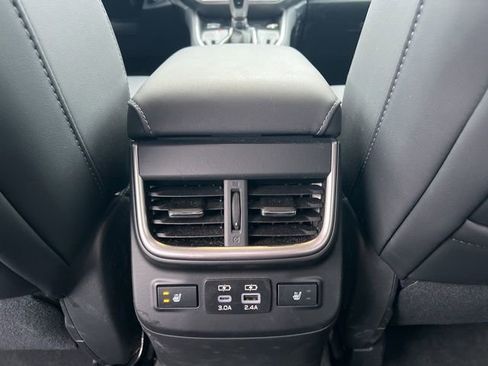 Used 2025 Subaru Outback Limited image 9
