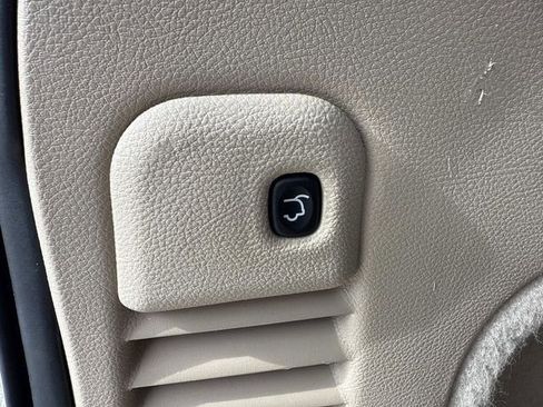 Used 2018 Jeep Grand Cherokee Overland image 34