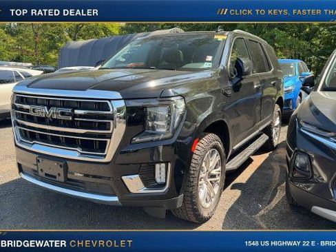 Used 2023 GMC Yukon SLT w/ SLT Premium Package AWD/4WD image 2