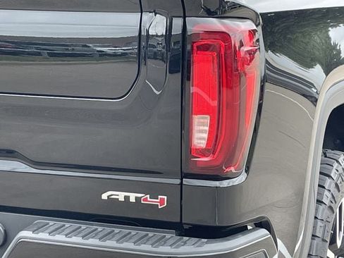 Used 2023 GMC Sierra 1500 AT4 w/ AT4 Premium Package AWD/4WD image 7
