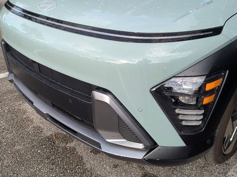 Used 2024 Hyundai Kona Limited FWD image 4