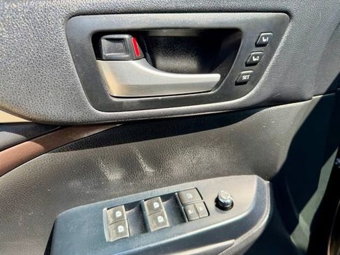 Used 2016 Toyota Highlander Limited image 31
