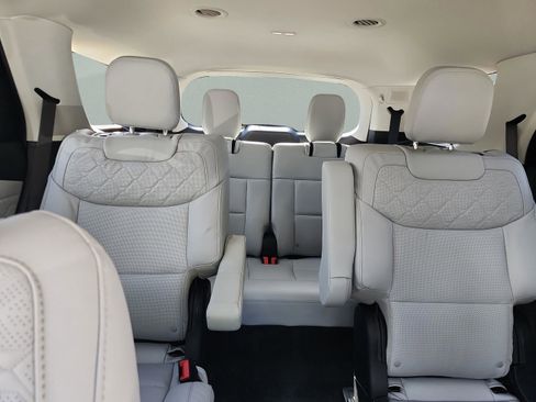 New 2026 Ford Explorer Platinum w/ LUX Leather Package image 17