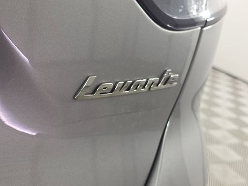 Used 2022 Maserati Levante Modena AWD/4WD image 11