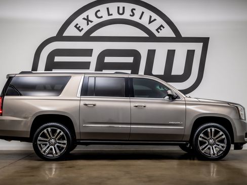 Used 2019 GMC Yukon XL Denali w/ Denali Ultimate Package RWD image 9