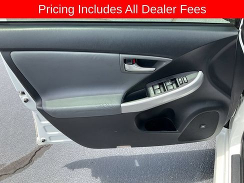 Used 2015 Toyota Prius Four FWD image 3