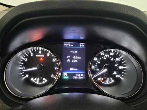 Used 2018 Nissan Rogue SV AWD/4WD image 23