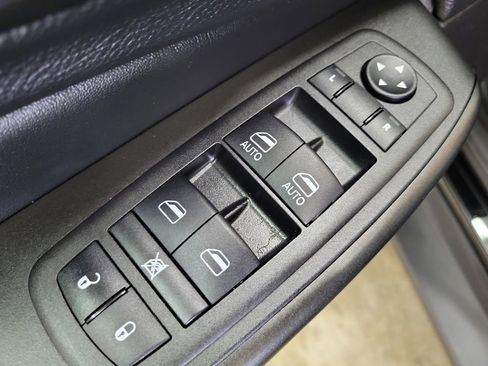 Used 2023 Jeep Cherokee Trailhawk w/ Sun & Sound Group AWD/4WD image 22