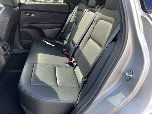 Used 2025 Nissan Murano SL AWD/4WD image 13