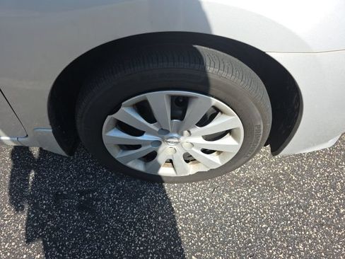 Used 2016 Nissan Sentra SV FWD image 4
