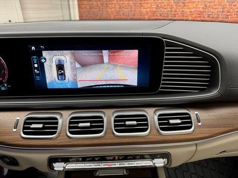 New 2026 Mercedes-Benz GLS 450 4MATIC image 18
