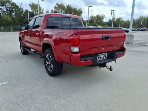 Used 2016 Toyota Tacoma TRD Sport image 15