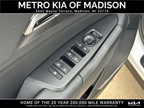 Used 2026 Kia Sportage EX FWD image 12