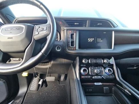 Used 2023 GMC Yukon Denali Ultimate image 4