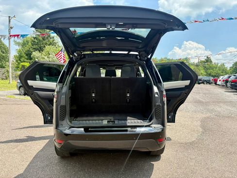 Used 2022 Land Rover Discovery S R-Dynamic AWD/4WD image 23