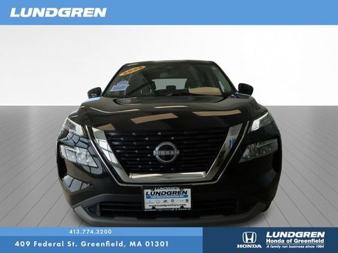 Used 2023 Nissan Rogue SV image 2