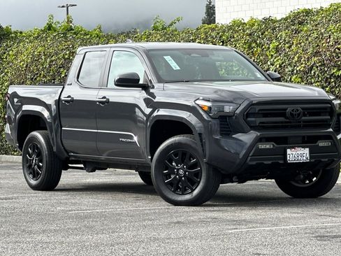Used 2025 Toyota Tacoma SR5 image 2