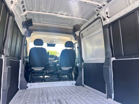 Used 2025 RAM ProMaster 2500 w/ Convenience Group FWD image 17