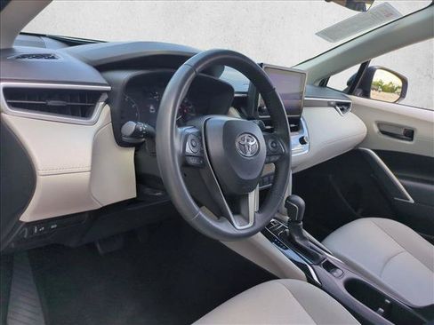 Certified 2025 Toyota Corolla Cross LE FWD image 10