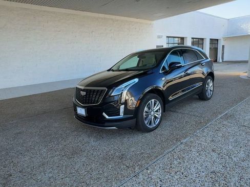 Certified 2024 Cadillac XT5 Premium Luxury w/ LPO, Floor Liner Package image 4