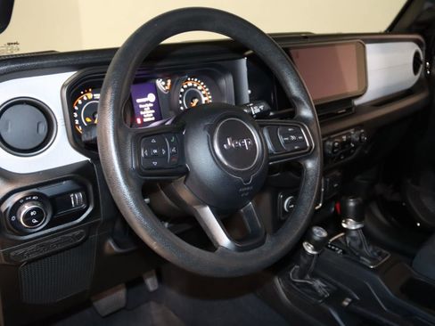Used 2024 Jeep Gladiator Sport AWD/4WD image 36