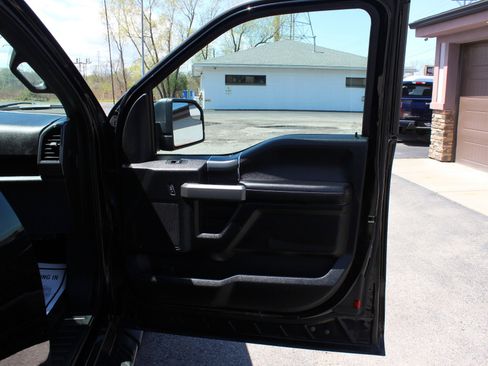 Used 2018 Ford F150 XLT w/ Equipment Group 302A Luxury AWD/4WD image 33
