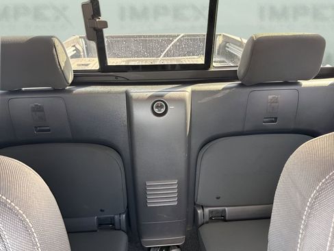 Used 2024 Nissan Frontier SV w/ SV Convenience Package image 11