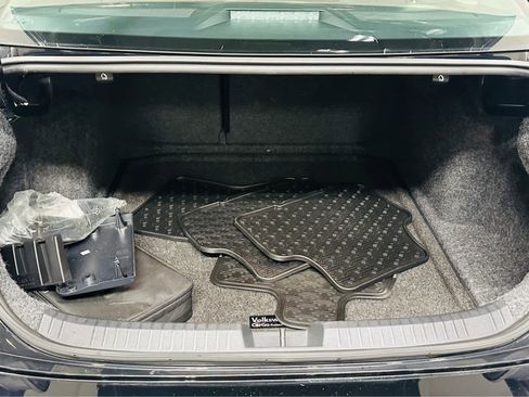 Certified 2023 Volkswagen Jetta SE w/ Panoramic Sunroof Package FWD image 28