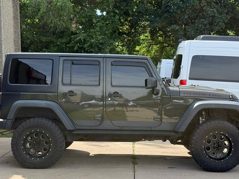 Used 2015 Jeep Wrangler Unlimited Rubicon AWD/4WD image 8