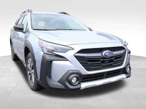Used 2023 Subaru Outback Limited AWD/4WD image 8